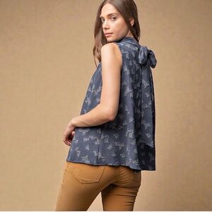 EASEL Mock Neck Floral Sleeveless Top